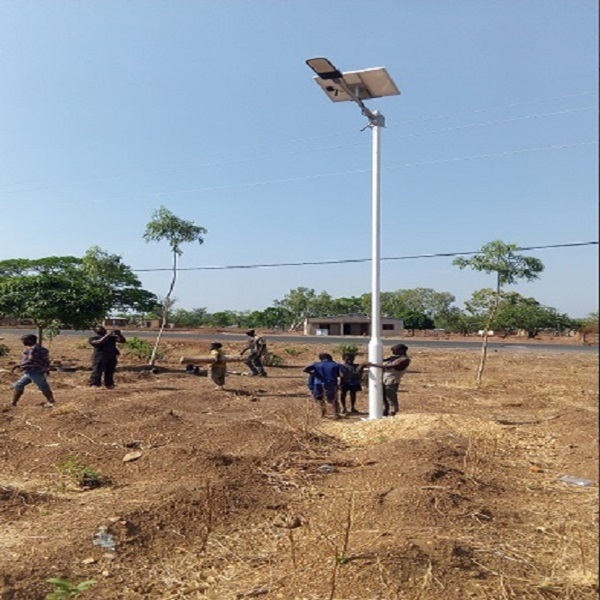 Installation de 08 lampadaires solaires pour la ville de COUTIAKOU pour le compte de LIONS CLUB cotonou Jadh.